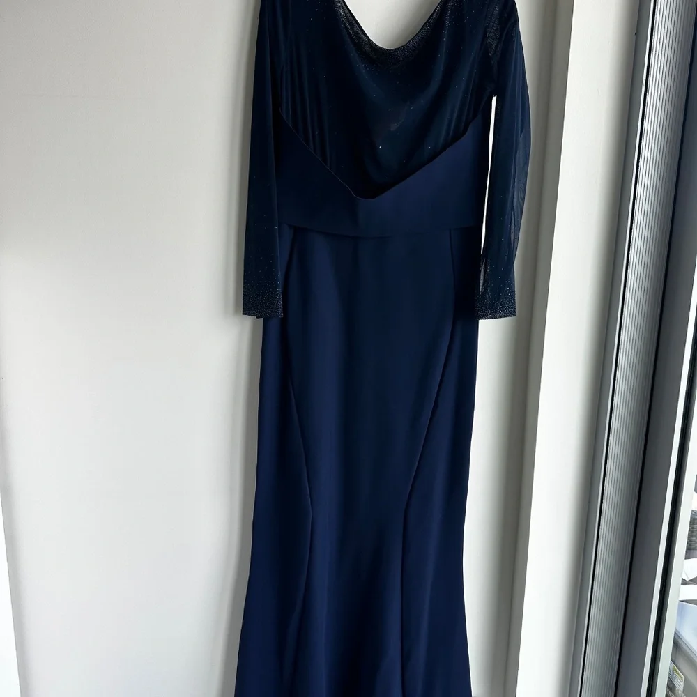 Chiara Boni Petite Robe Navy Gown size 10 (46) - Picture 2 of 3